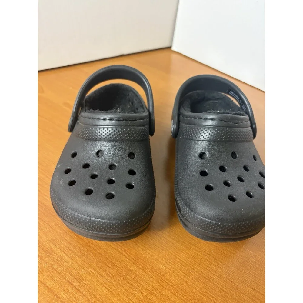 Croc Classic Lined Clogs Toddlers Size 6 Black Fleece Warm